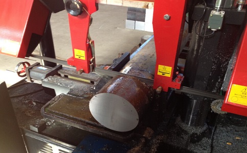 扶绥卧式带锯床加工时出现明显振荡如何排查？